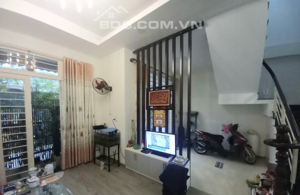 Bán nhà chính chủ- 63m2- 2 tầng-Hẻm thông ô tô vào nhà- Quận 2